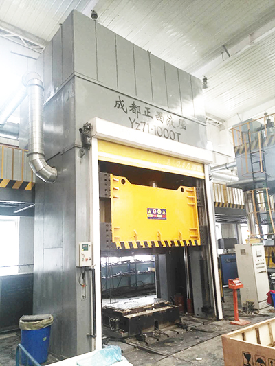 山东德州液压机需求客户定制的1000吨复合材料框架液压机圆满交货了 山东德州液压机需求客户定制的1000吨复合材料框架液压机圆满交货了