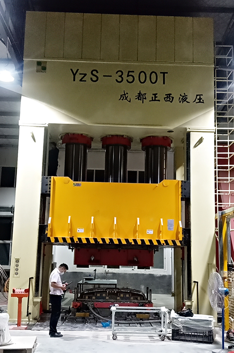 山东青岛液压机客户定制的3500吨框架液压机,成功安装交付使用,你想知道交货期多久吗? 山东青岛液压机客户定制的3500吨框架液压机,成功安装交付使用,你想知道交货期多久吗?