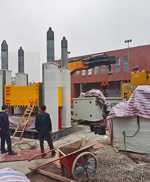 又一台4000吨液压机框架液压机落户重庆 又一台4000吨液压机框架液压机落户重庆